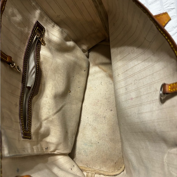 Louis Vuitton Checkered Tote - Picture 4 of 4